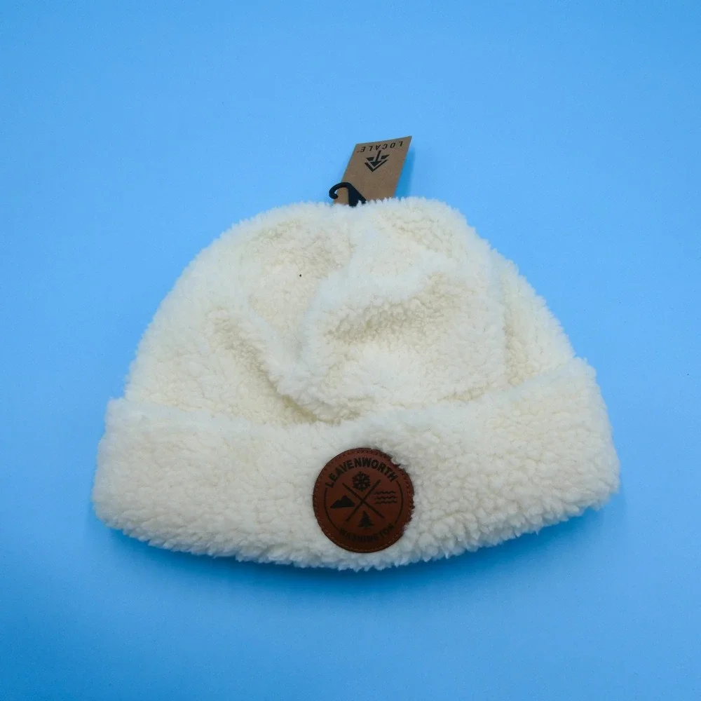 Locale Beanie Unisex One Size Leavenworth‎ Washington Sherpa Fleece Cream White